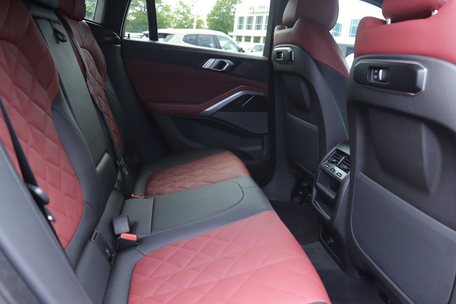 Used 2024 BMW X6 xDrive40i w/ Premium Package AWD/4WD image 21
