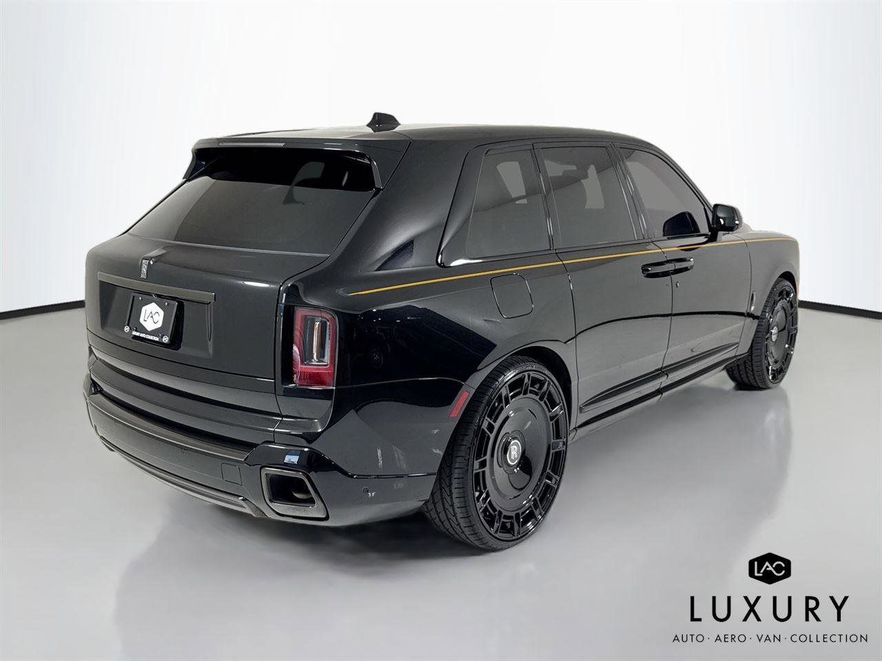 Used 2025 Rolls-Royce Cullinan Black Badge AWD/4WD image 6