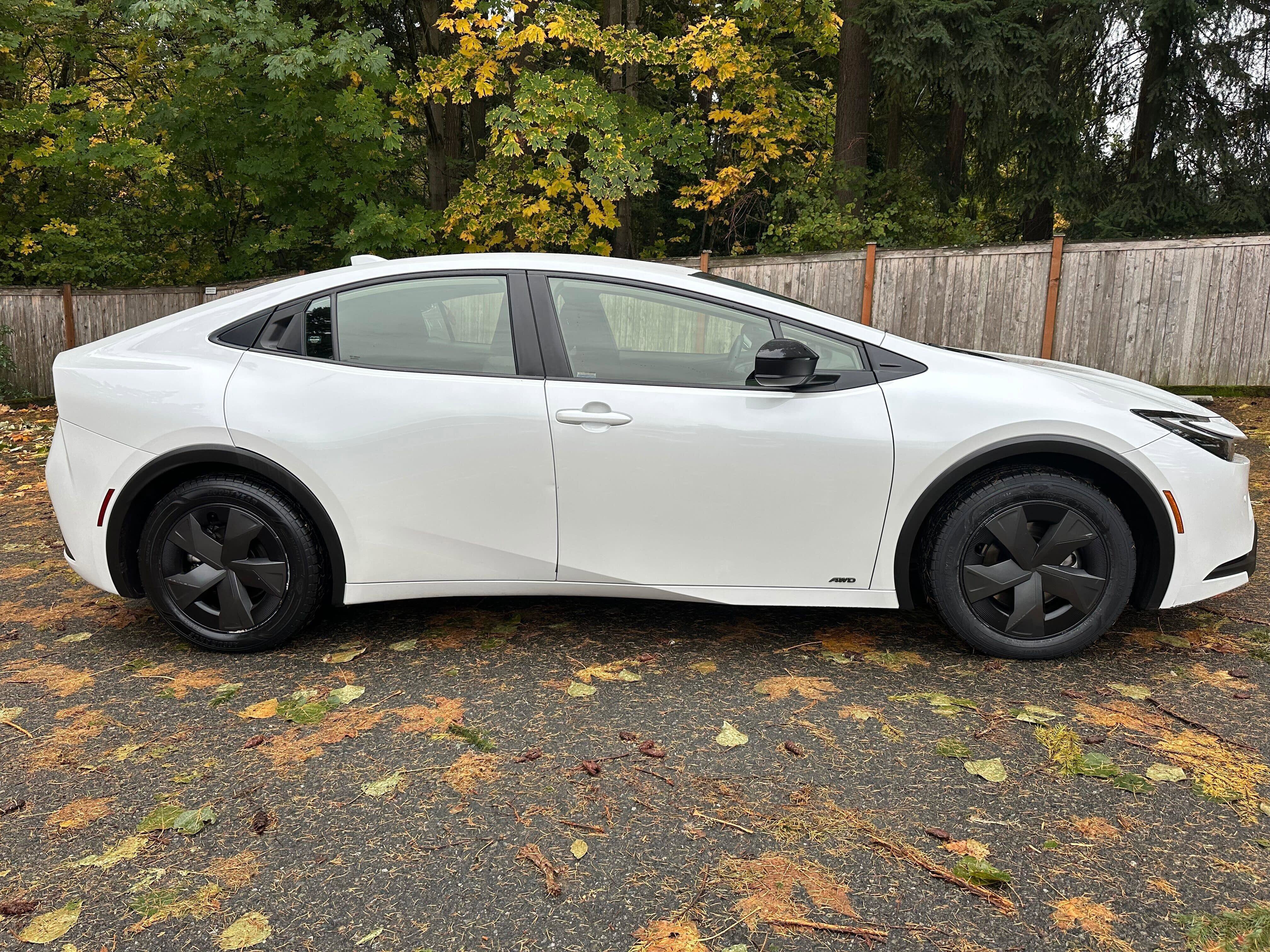 Used 2023 Toyota Prius LE image 8