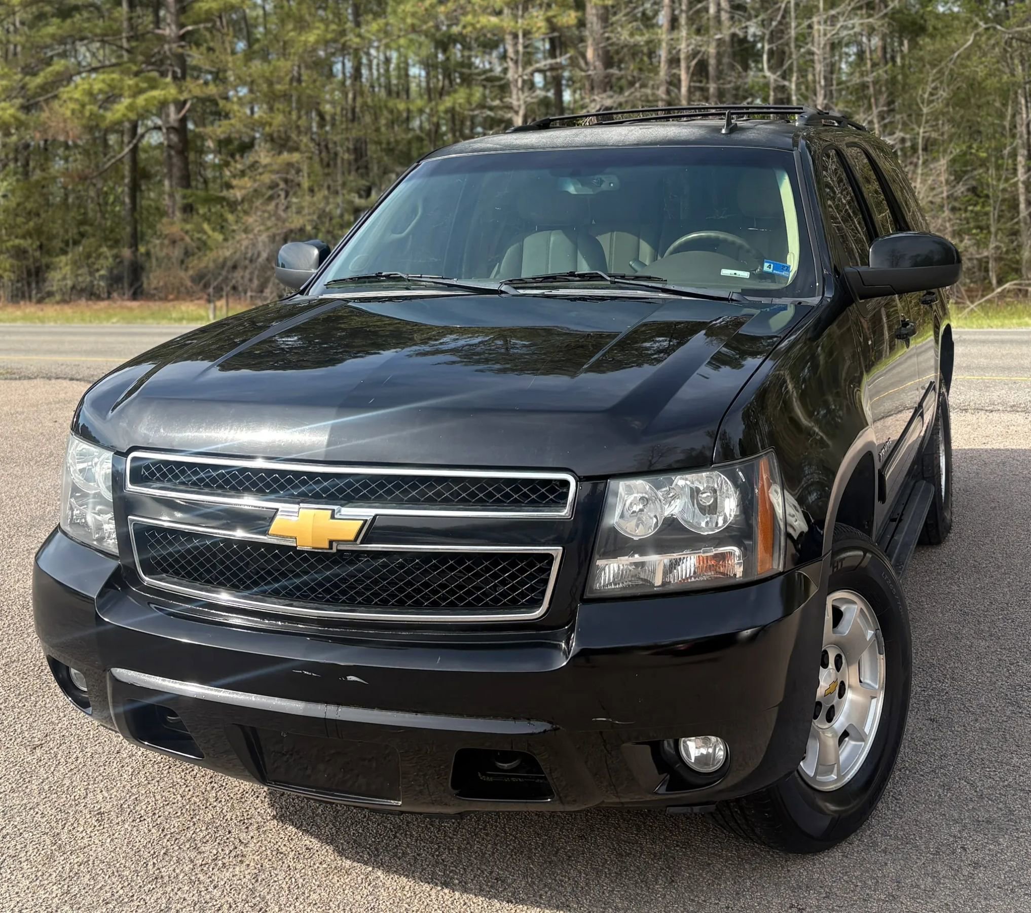 Used 2013 Chevrolet Tahoe LT w/ Luxury Package AWD/4WD image 2