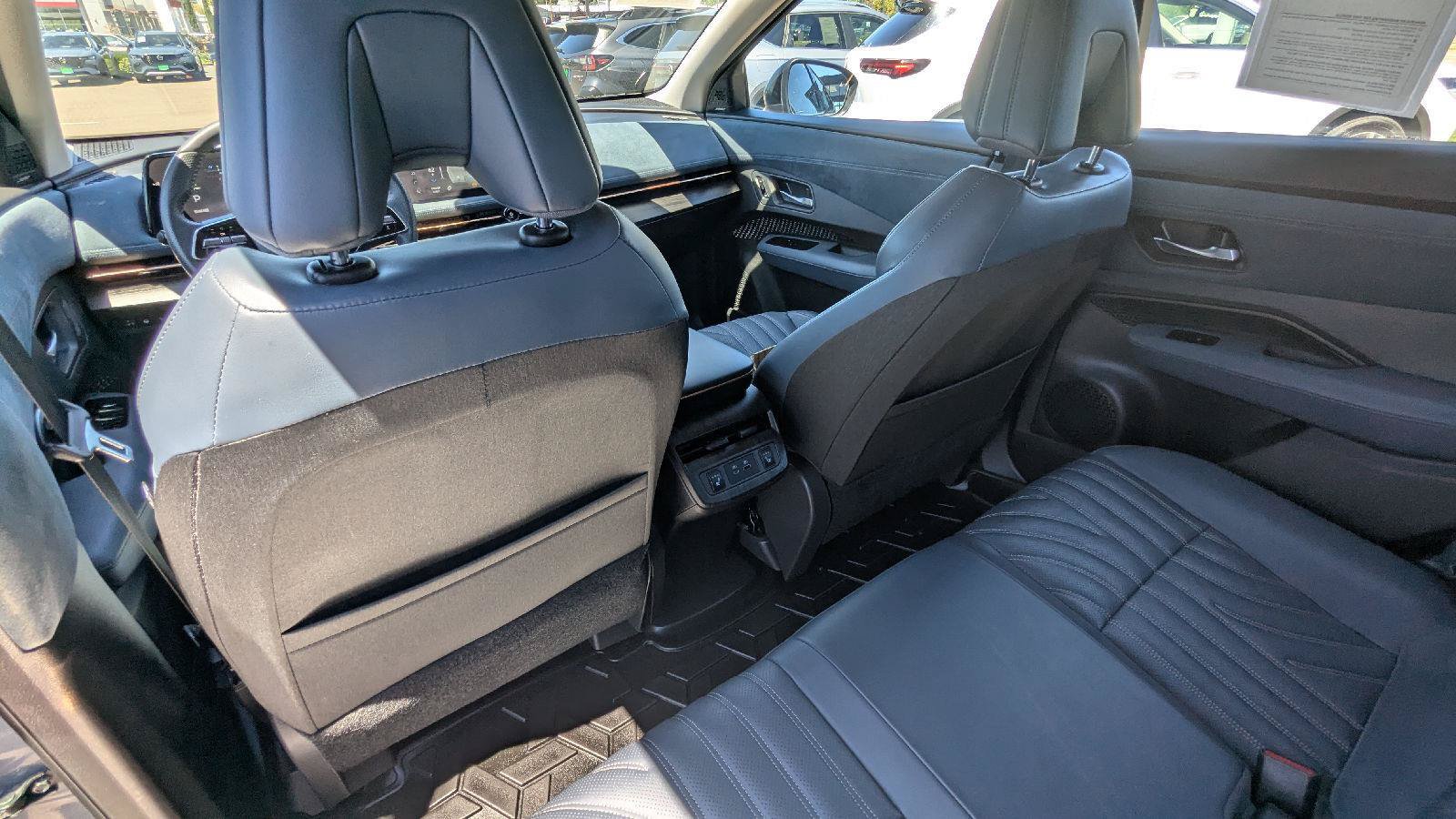 Used 2023 Nissan Ariya AWD/4WD image 15