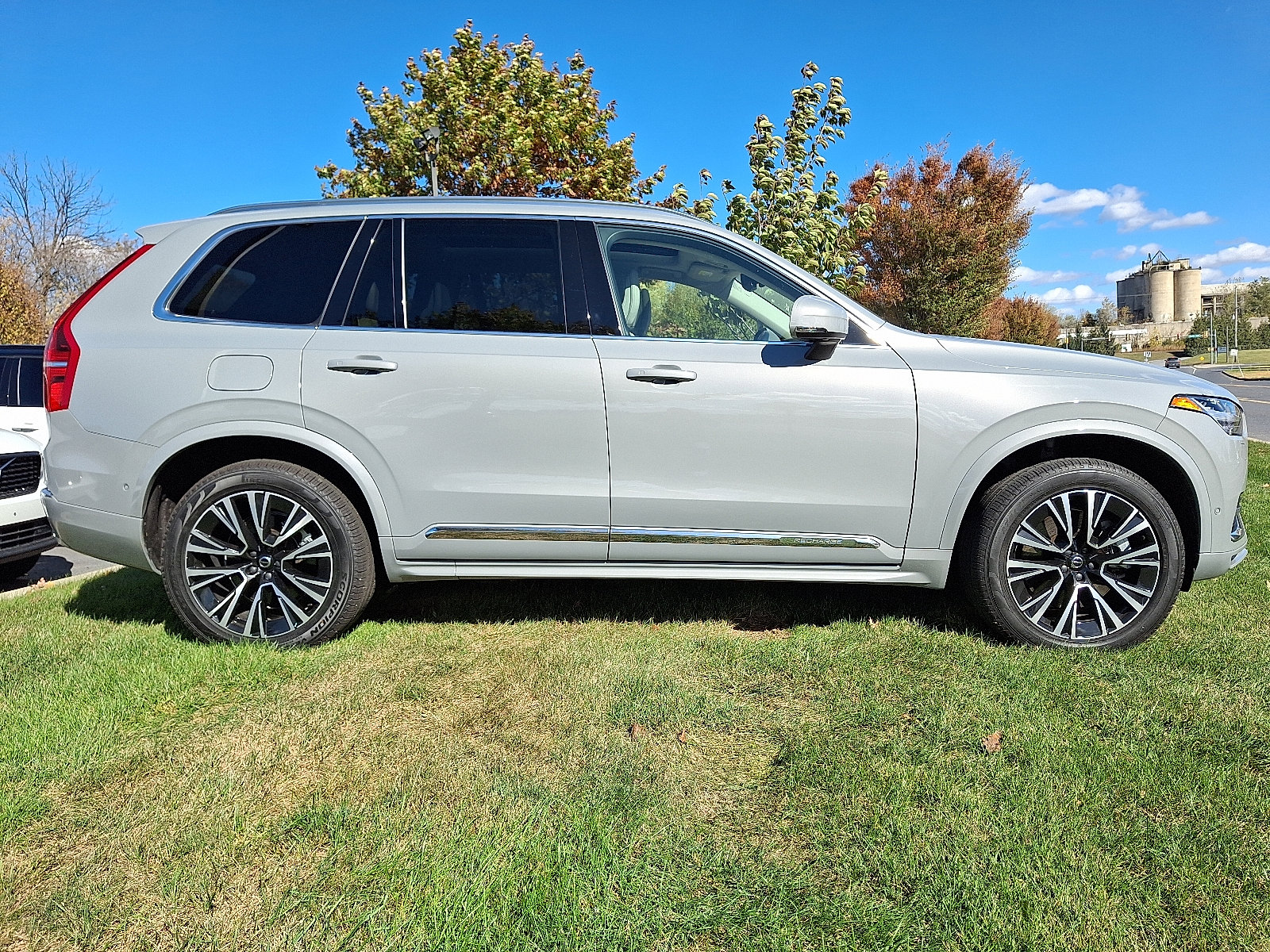 Used 2024 Volvo XC90 T8 Plus w/ Protection Package Premier image 7