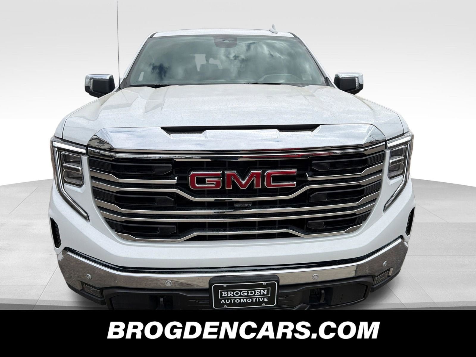 New 2026 GMC Sierra 1500 SLT AWD/4WD image 8