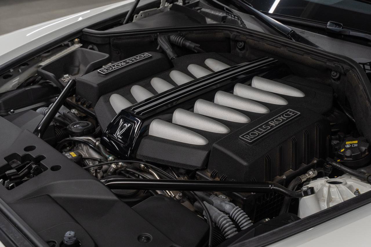 Used 2016 Rolls-Royce Dawn image 34