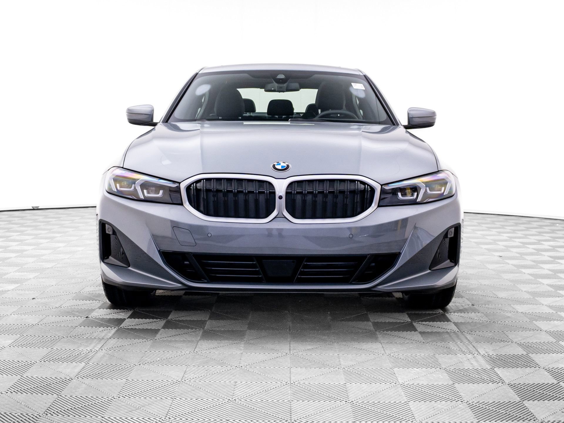 Certified 2025 BMW 330i xDrive Sedan w/ Premium Package AWD/4WD image 9
