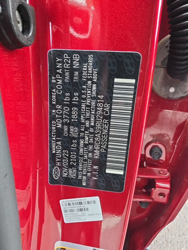 Used 2024 Hyundai Venue Limited FWD image 30