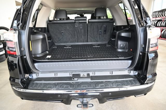 Used 2020 Toyota 4Runner Limited AWD/4WD image 33