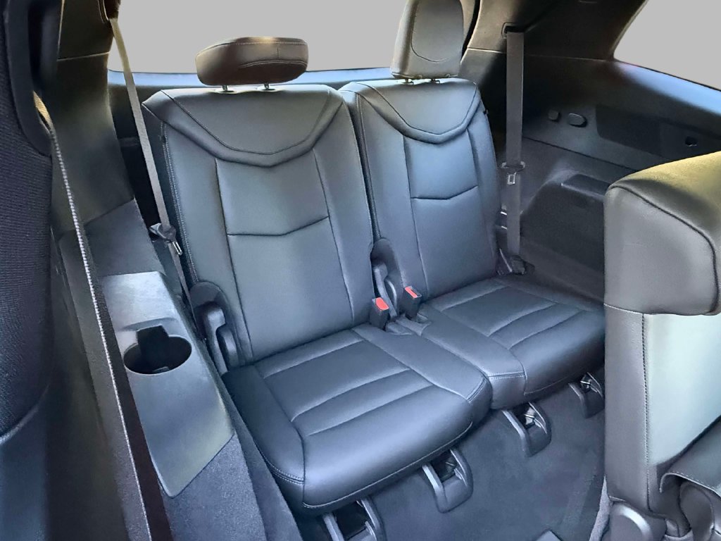 Certified 2025 Cadillac XT6 Luxury AWD/4WD image 17