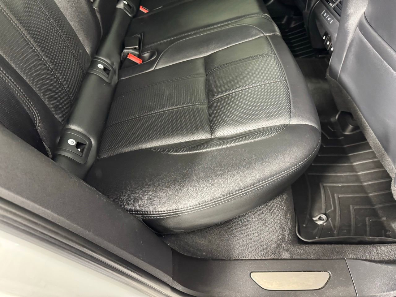 Used 2020 Land Rover Range Rover Evoque R-Dynamic SE image 30