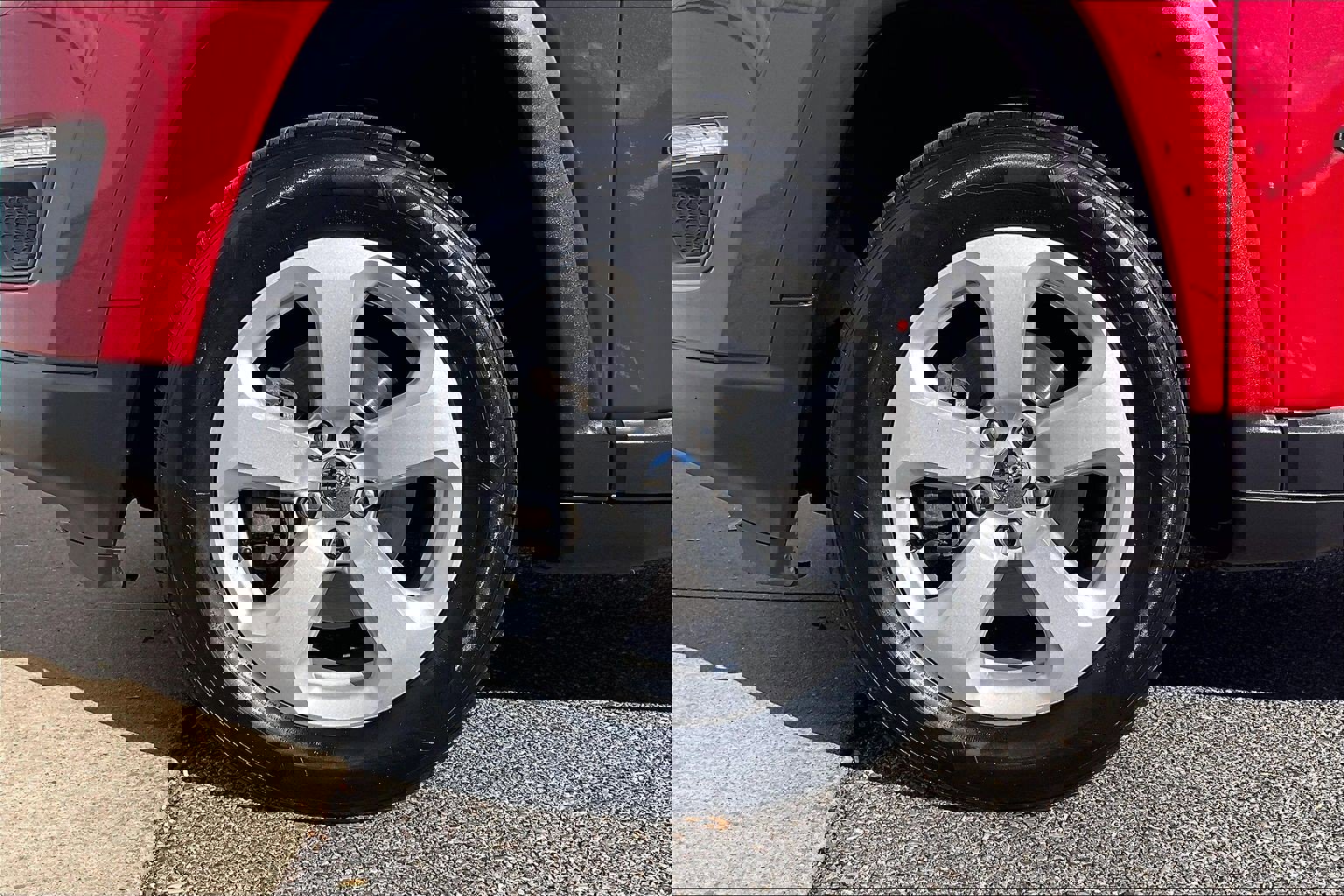 Used 2019 Jeep Compass Latitude w/ Cold Weather Group image 11