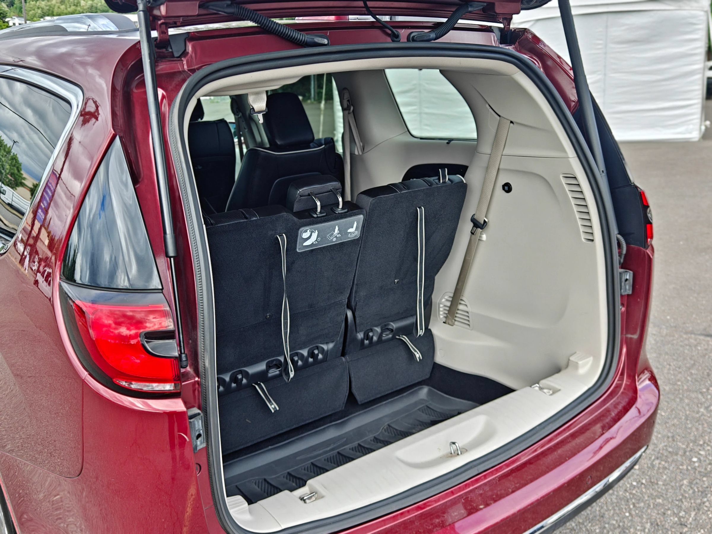 Used 2021 Chrysler Pacifica Limited FWD image 60