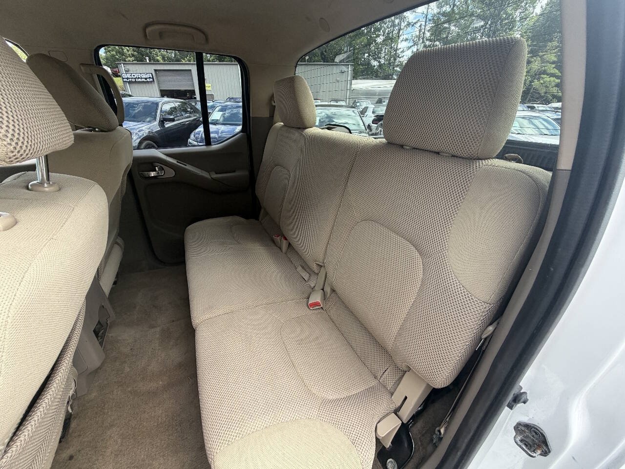 Used 2011 Nissan Frontier SV AWD/4WD image 12