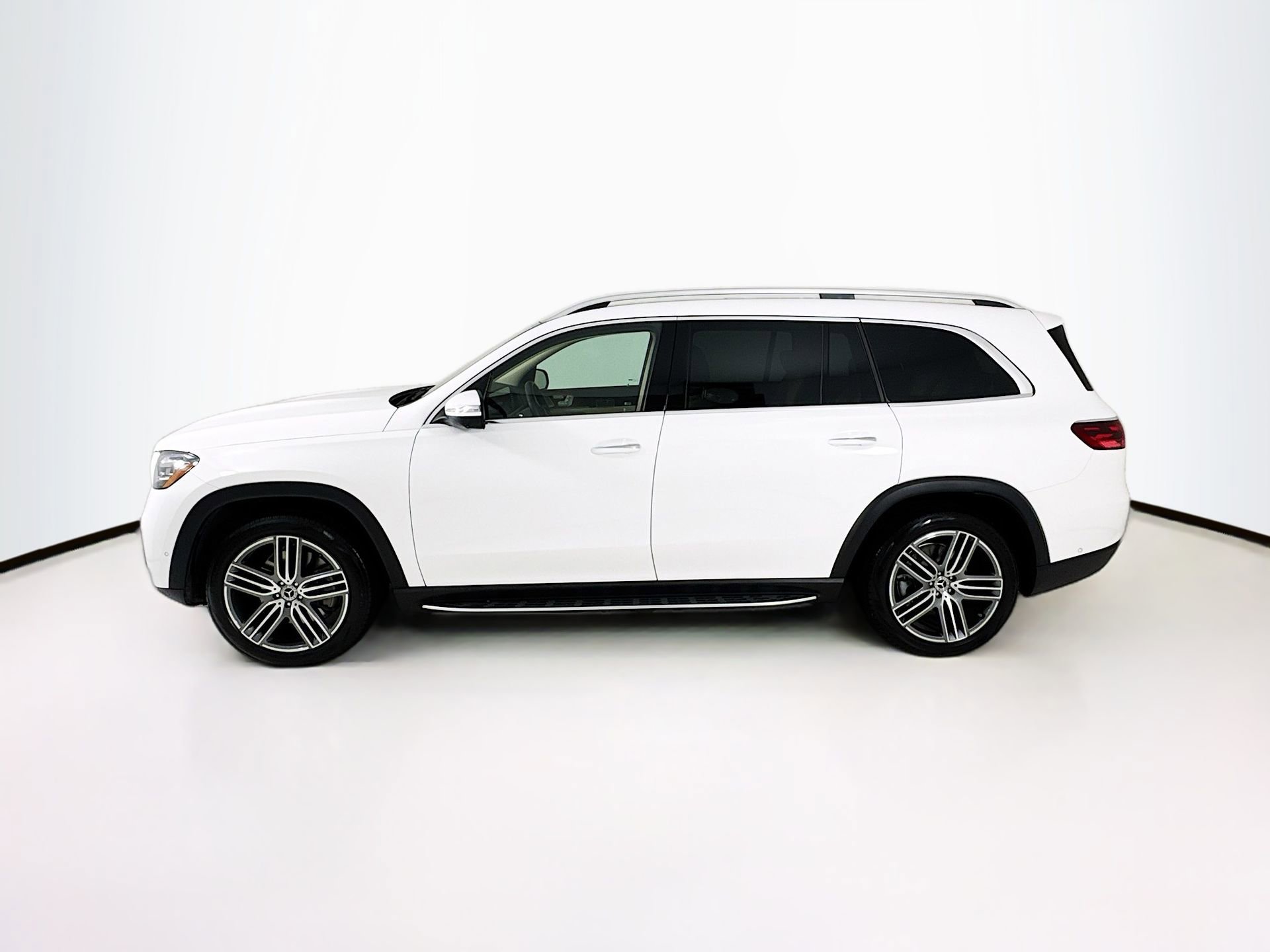 Certified 2026 Mercedes-Benz GLS 450 4MATIC image 5