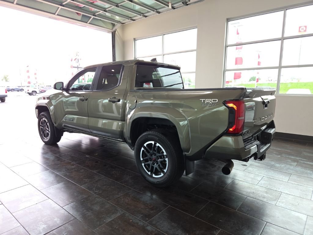 Used 2024 Toyota Tacoma TRD Sport image 4