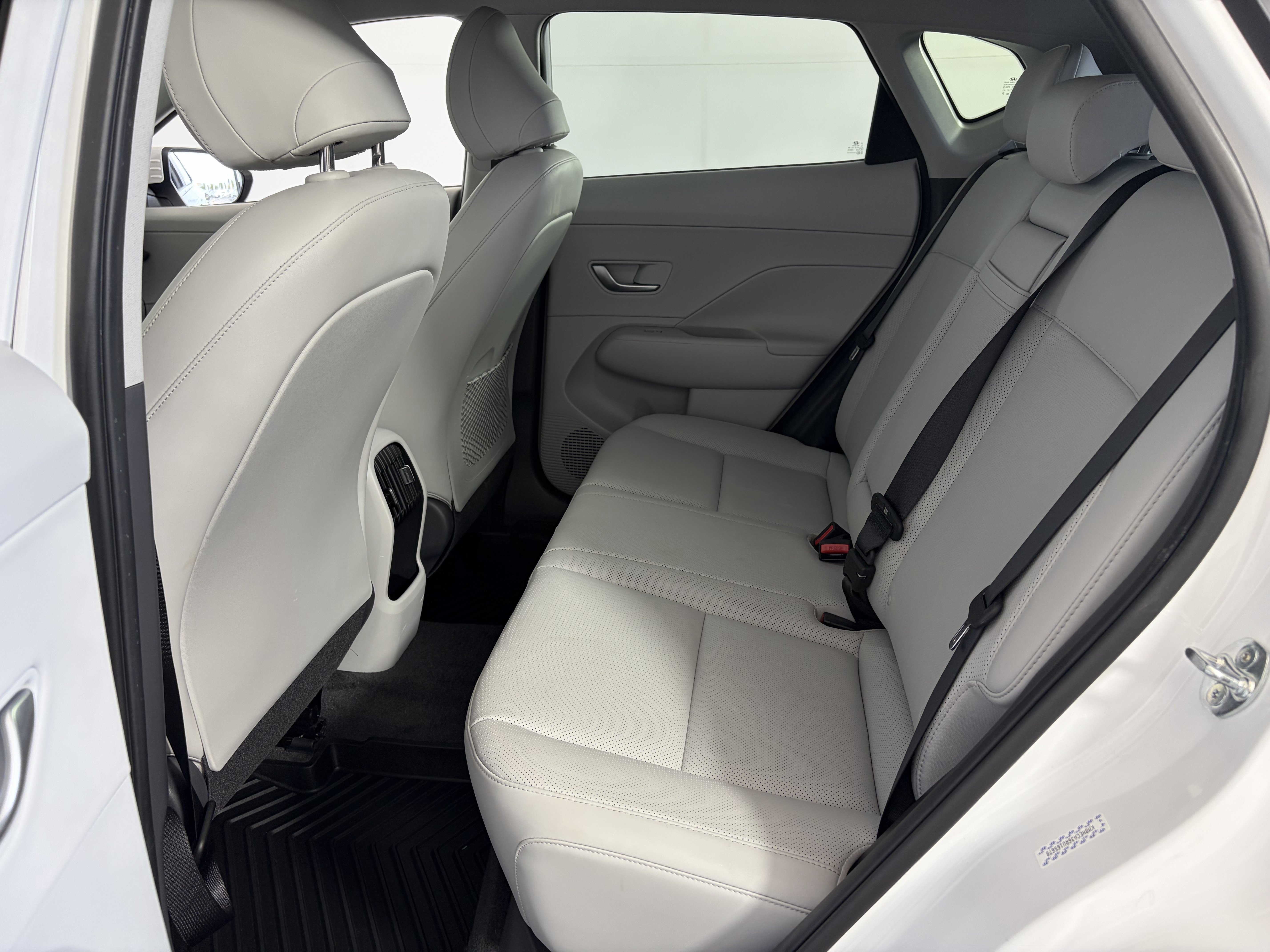 Used 2024 Hyundai Kona Limited AWD/4WD image 7