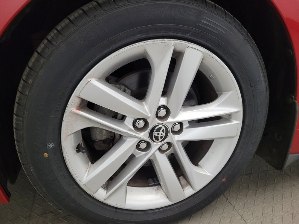 Used 2021 Toyota Corolla SE w/ SE Preferred Package FWD image 31
