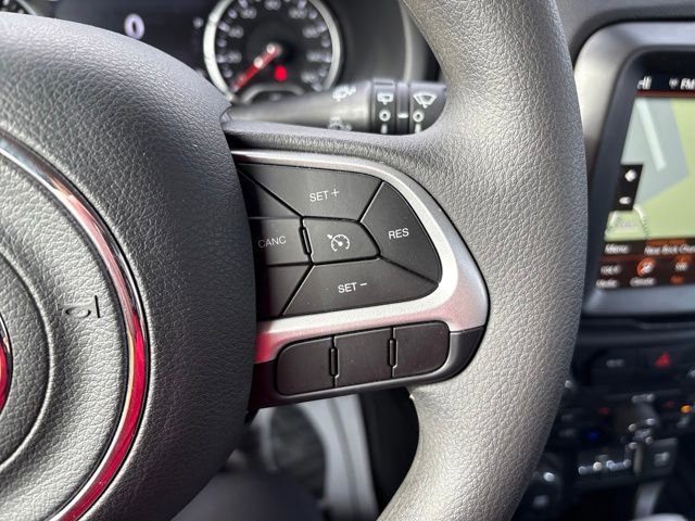Used 2023 Jeep Renegade Latitude AWD/4WD image 14