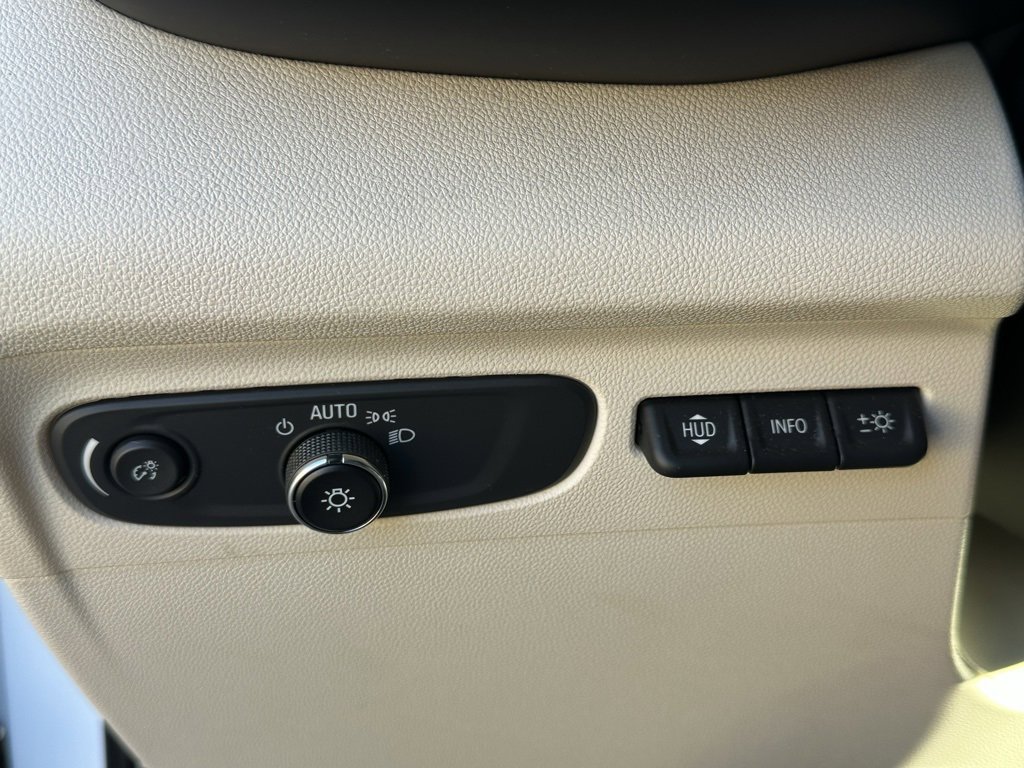 Used 2021 Buick Envision Avenir image 31