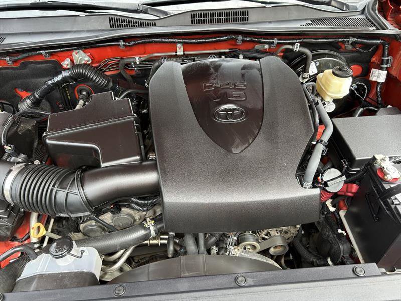 Used 2018 Toyota Tacoma SR5 image 16