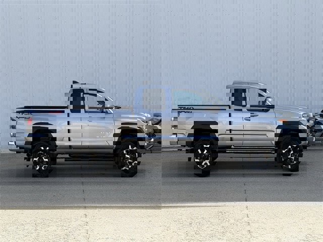 Used 2021 Toyota Tacoma TRD Off-Road w/ TRD Premium Off Road Package image 3