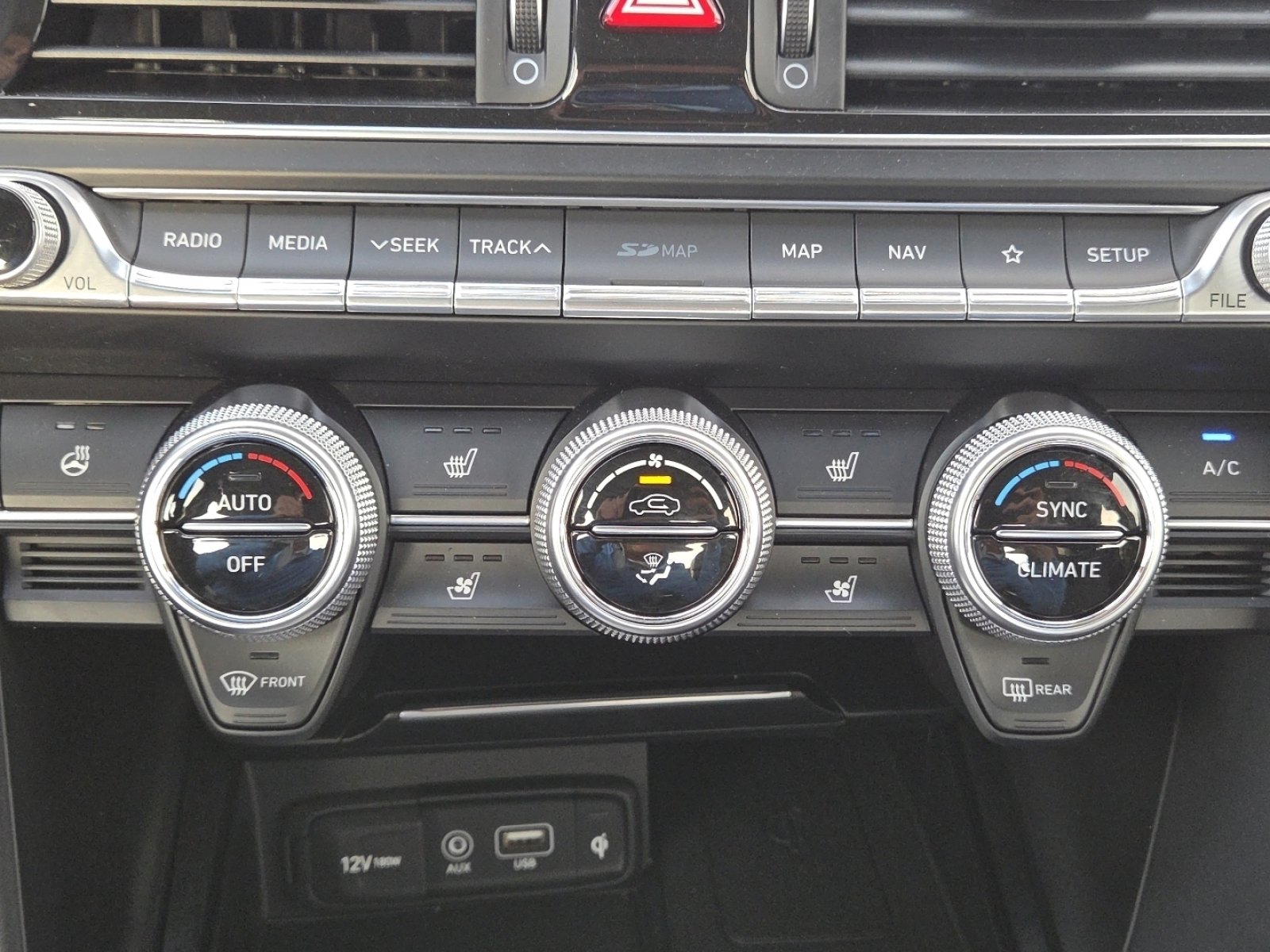 Used 2020 Genesis G70 3.3T w/ Prestige Package image 37