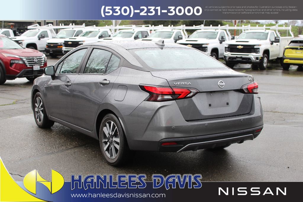 Used 2021 Nissan Versa SV image 9