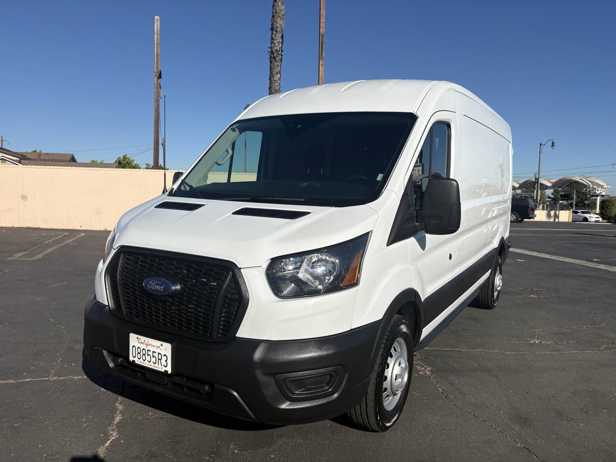 Used 2024 Ford Transit 250 148 Medium Roof Extended AWD image 3