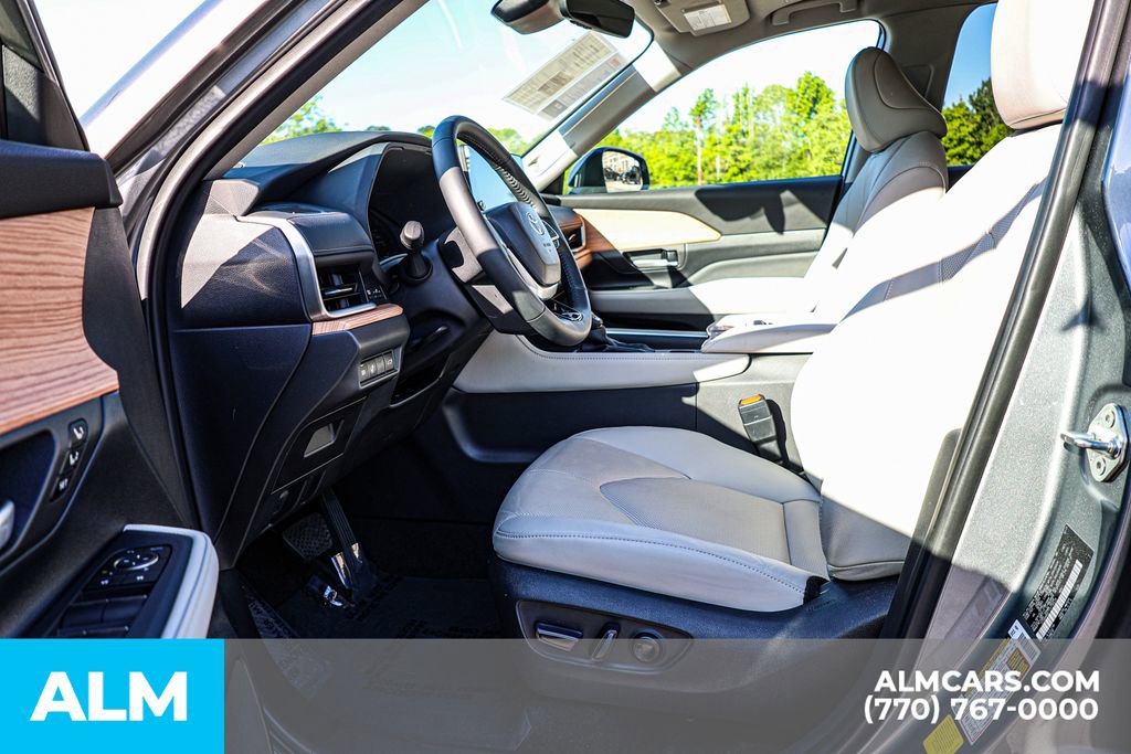 Used 2026 Toyota Grand Highlander AWD image 18
