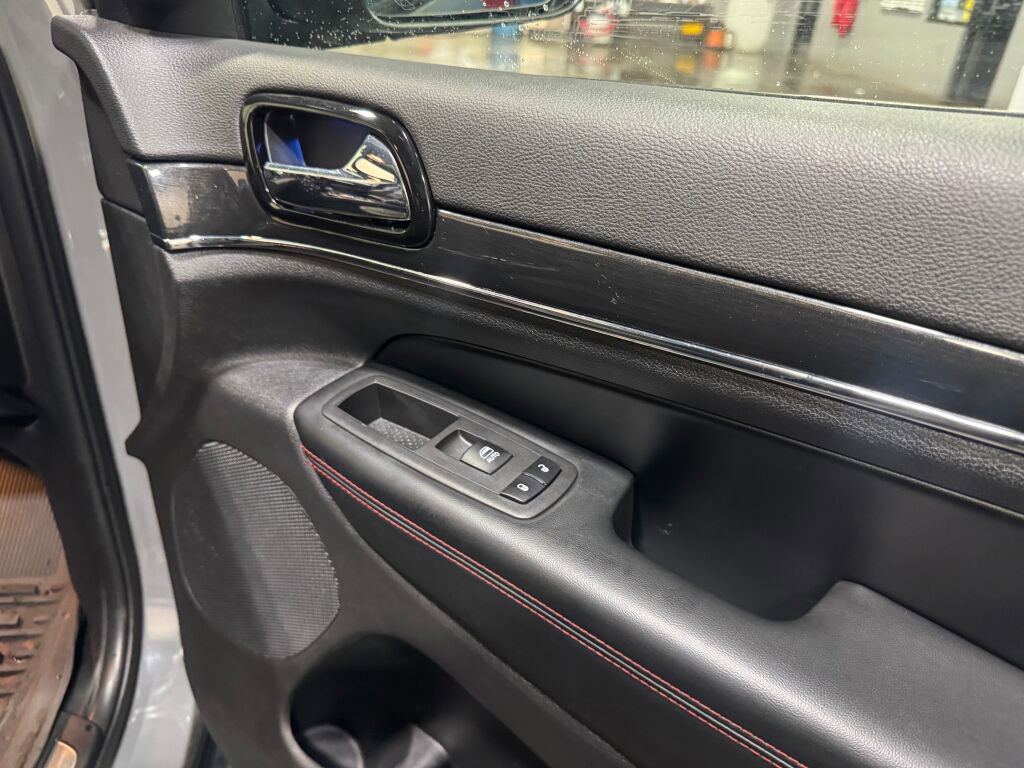 Used 2021 Jeep Grand Cherokee Trailhawk w/ Trailhawk Luxury Group image 22