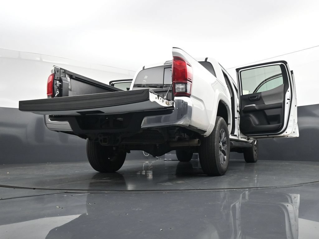 Used 2023 Toyota Tacoma SR5 AWD/4WD image 30
