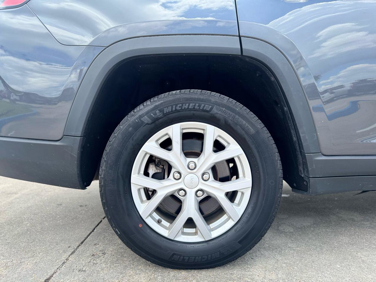 Used 2023 Jeep Grand Cherokee L Limited AWD/4WD image 28
