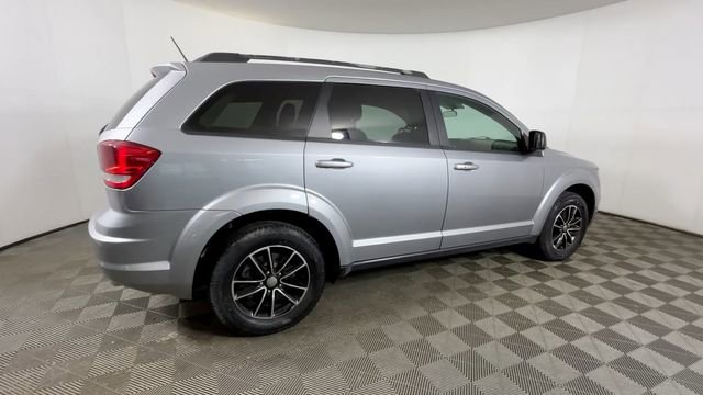 Used 2017 Dodge Journey SE w/ Blacktop Package AWD/4WD image 4