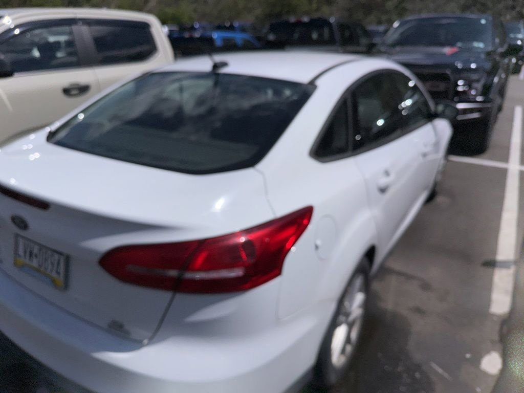 Used 2018 Ford Focus SE FWD image 5