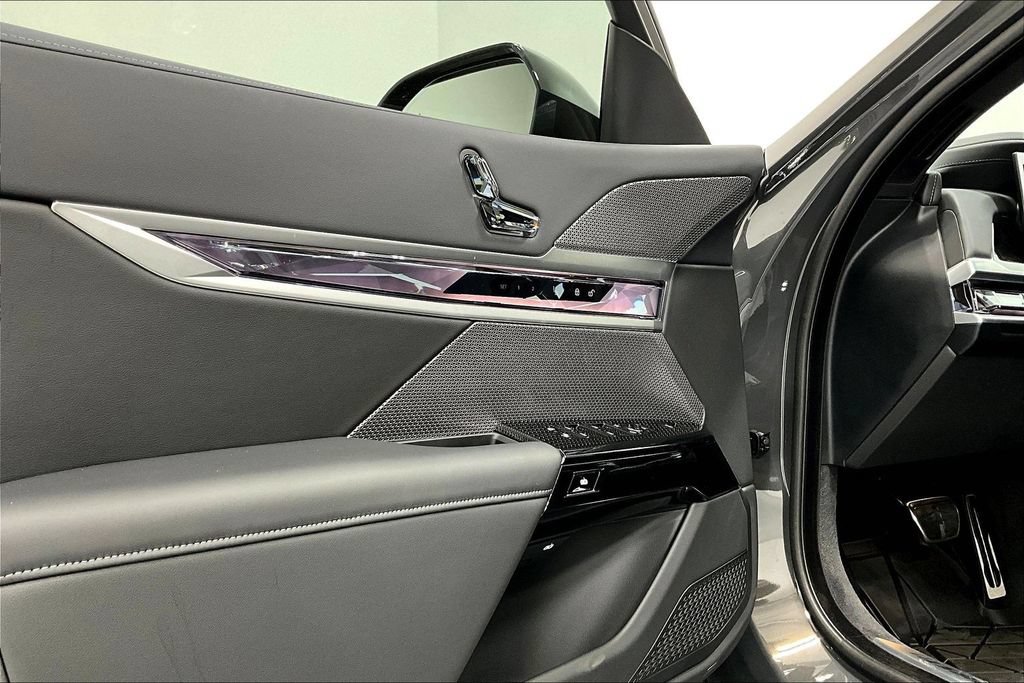 New 2026 BMW 740i RWD image 19