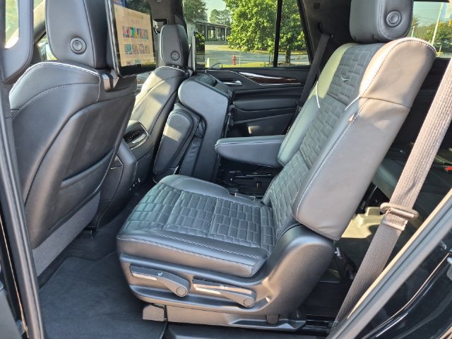 Used 2024 Cadillac Escalade Sport Platinum w/ LPO, ONYX Package AWD/4WD image 32