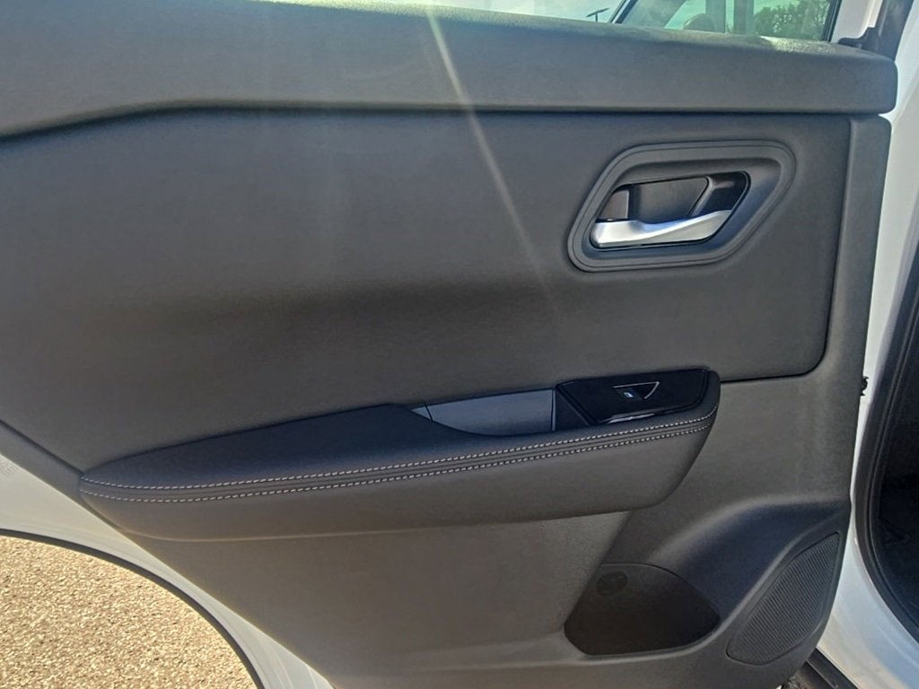 New 2026 Nissan Rogue SV image 28