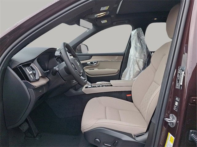 New 2026 Volvo XC90 B6 Plus w/ Protection Package Premier image 7