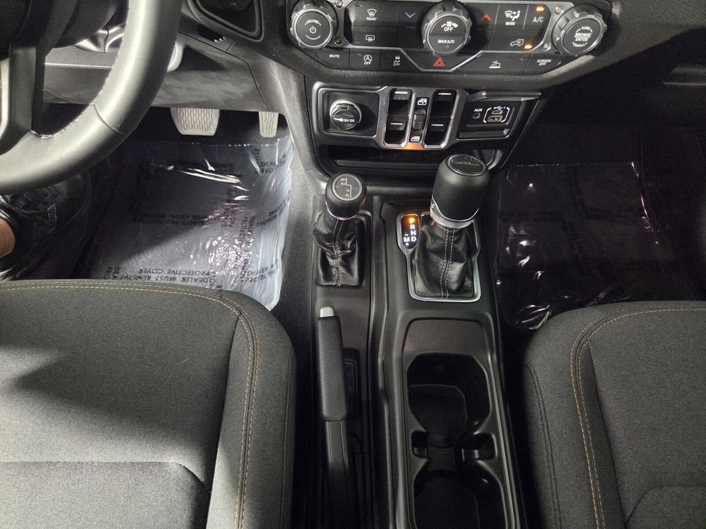 Used 2026 Jeep Gladiator Sport AWD/4WD image 13