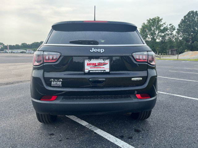 Used 2024 Jeep Compass Latitude image 6