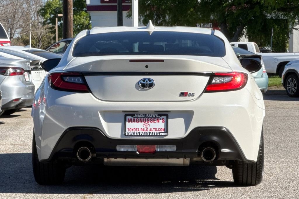 Certified 2025 Toyota GR86 w/ ALL Weather Mat Package (TMS) image 4