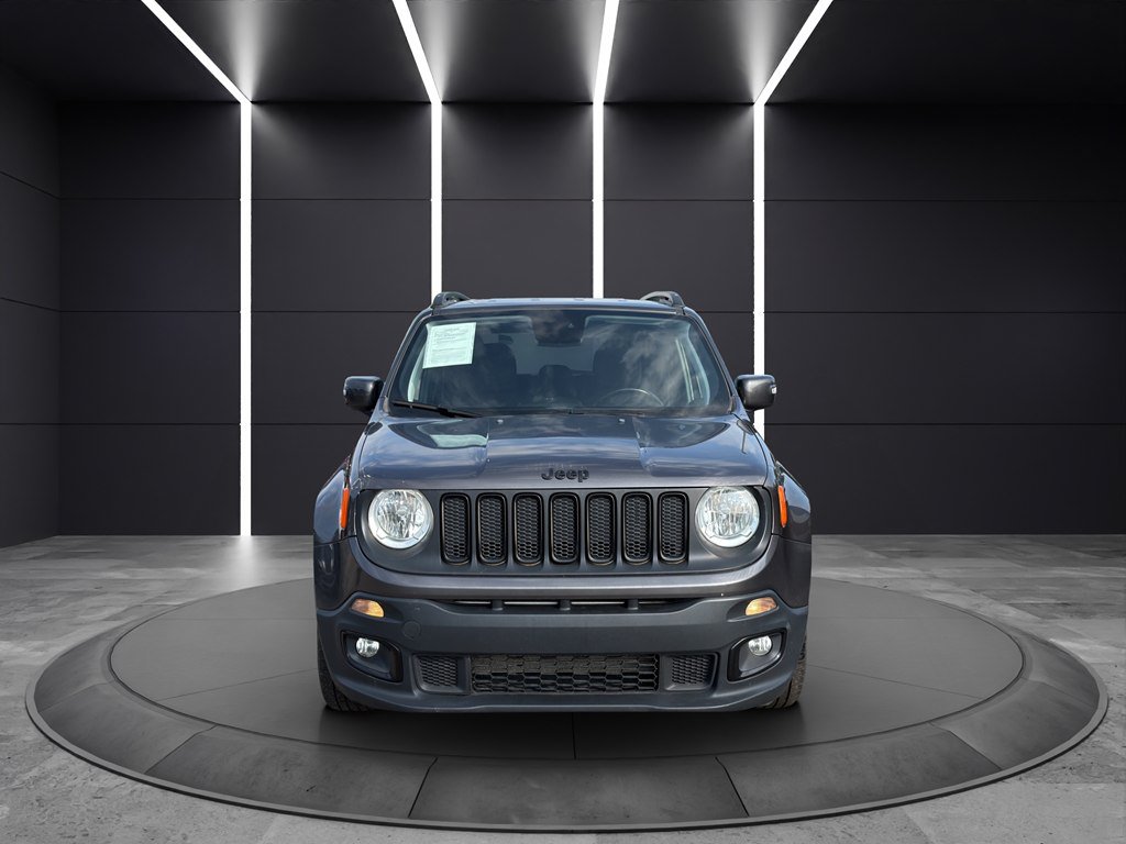 Used 2018 Jeep Renegade Altitude w/ Cold Weather Group FWD image 2
