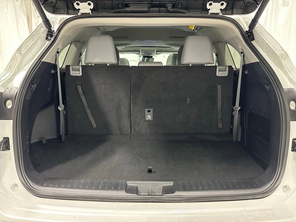 Used 2025 Toyota Highlander XLE image 53