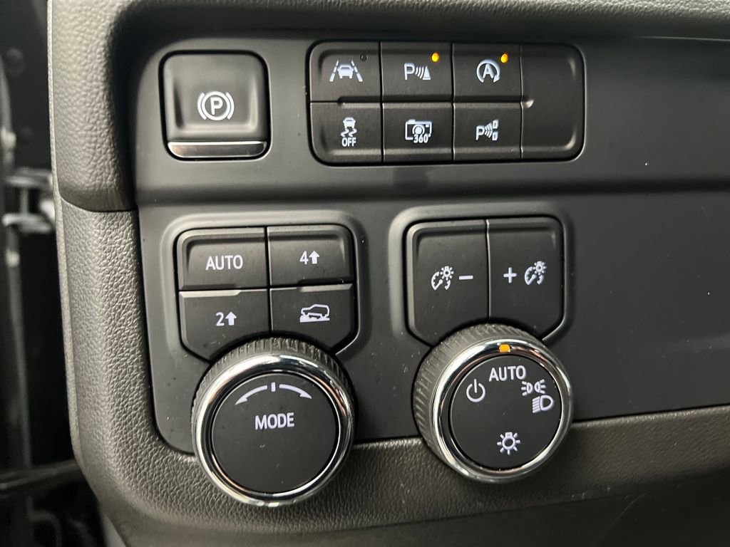 Used 2025 Chevrolet Tahoe LT image 46