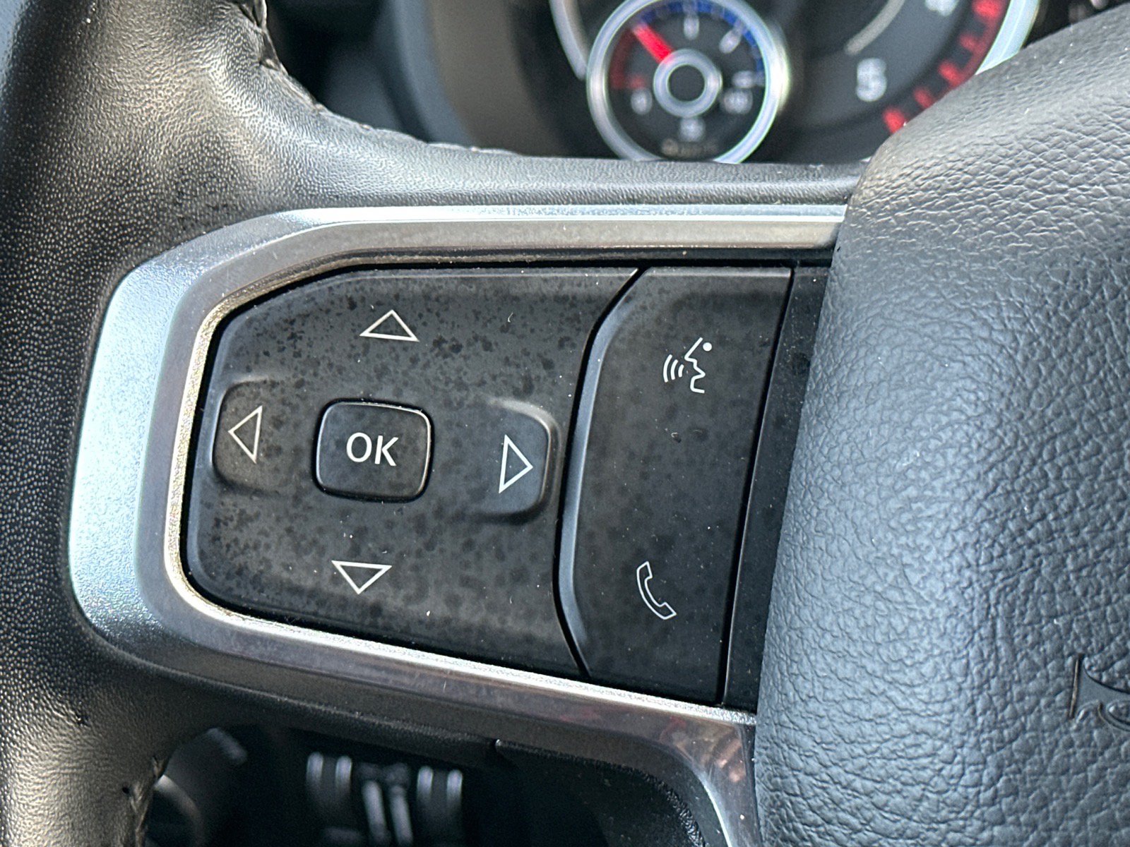 Used 2024 RAM 2500 Laramie AWD/4WD image 10
