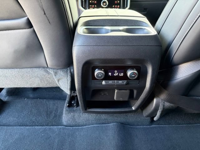 Used 2026 GMC Acadia Elevation w/ Elevation Premium Package FWD image 13