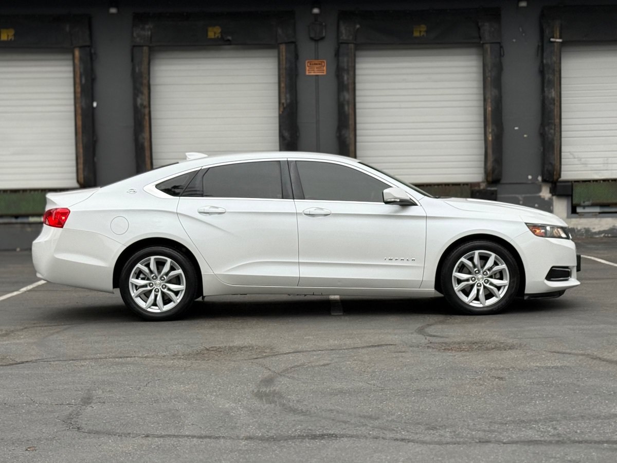 Used 2016 Chevrolet Impala LT FWD image 2