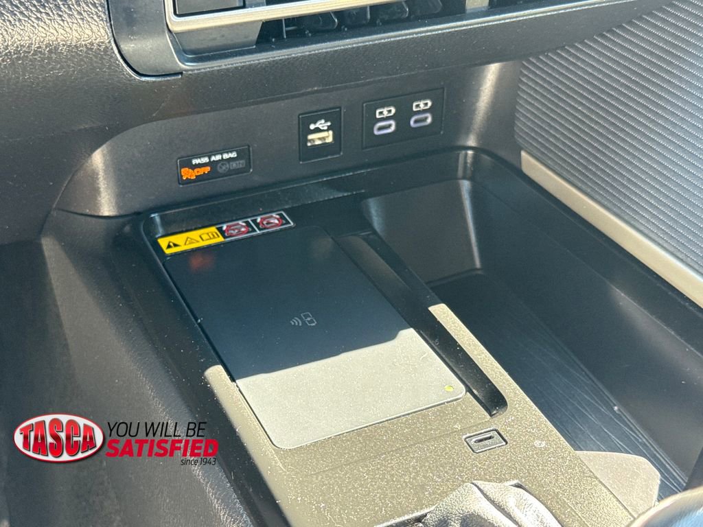 Used 2025 Toyota Camry SE w/ Convenience Package AWD/4WD image 24