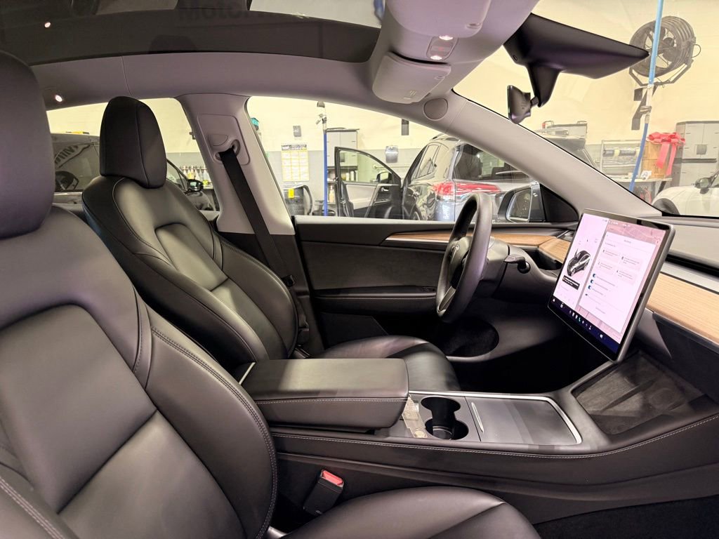 Used 2023 Tesla Model Y Long Range image 26