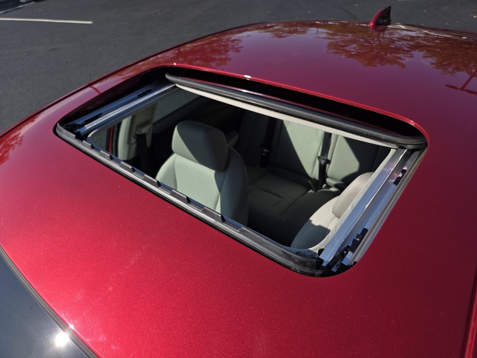 Used 2024 Honda Accord EX image 4
