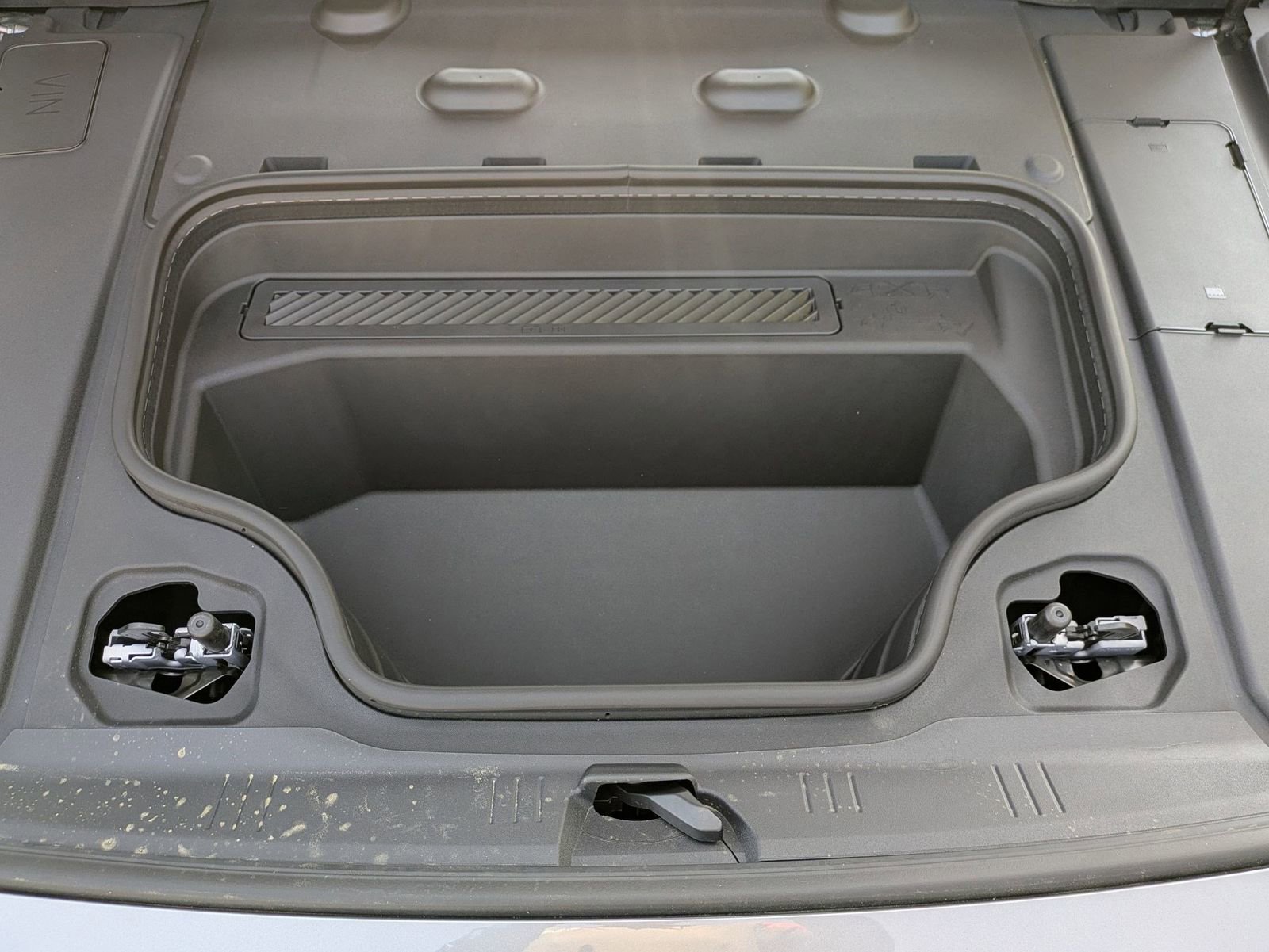 New 2025 Audi A6 e-tron Premium AWD/4WD image 12